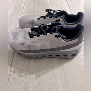 On Cloudmonster Running Shoe (Women) in Pearl/Arctic. Size 10.5